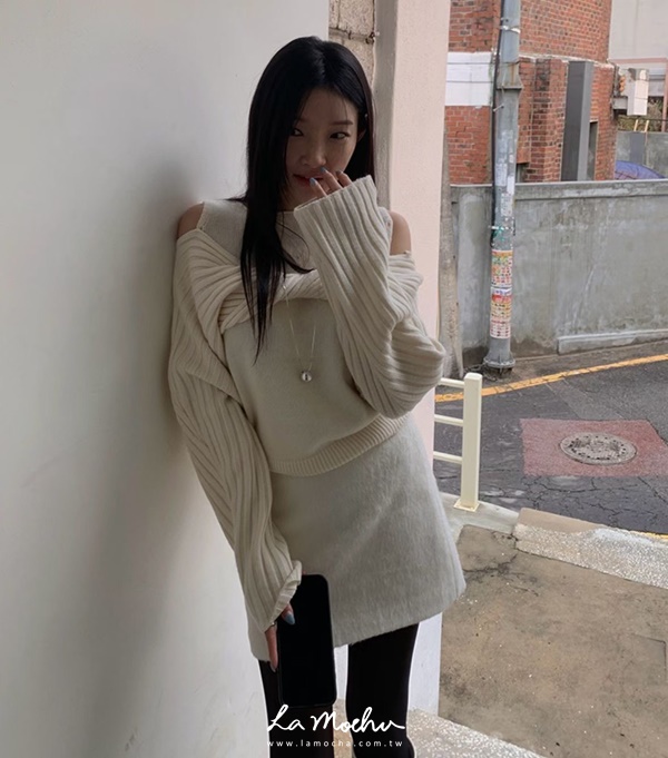後拉鍊羊毛短裙